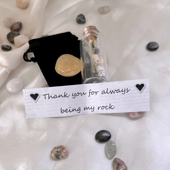 NWT Beautiful Handmade Natural Stone Necklace - Picture 2 of 4